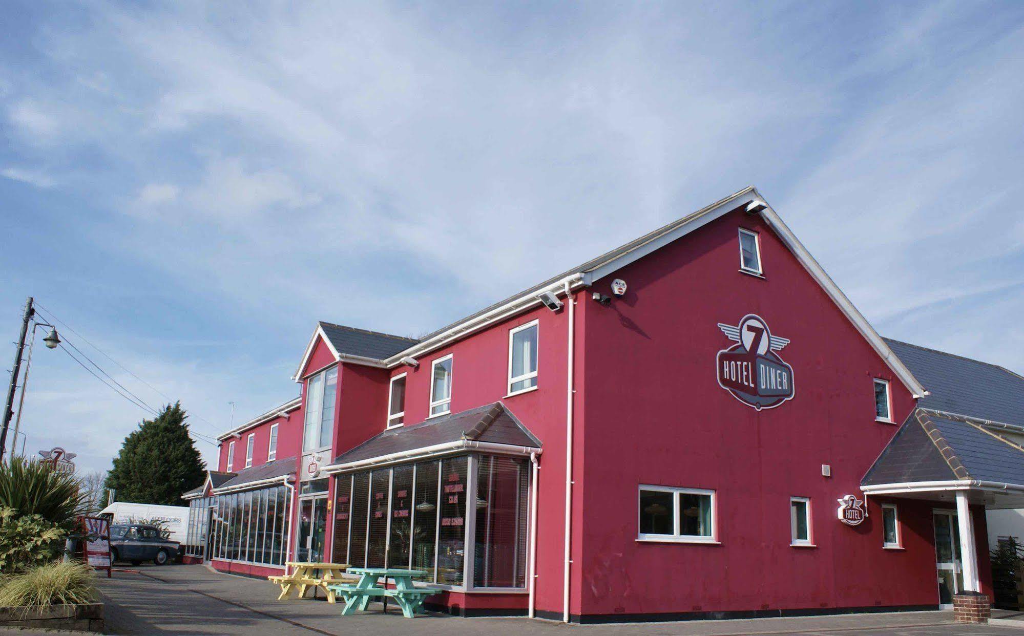7Hotel Diner Halstead  Exterior photo