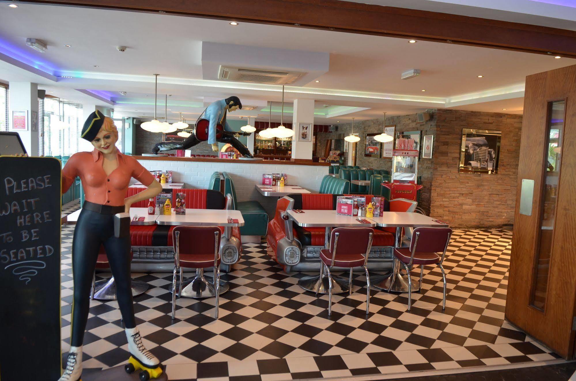 7Hotel Diner Halstead  Exterior photo