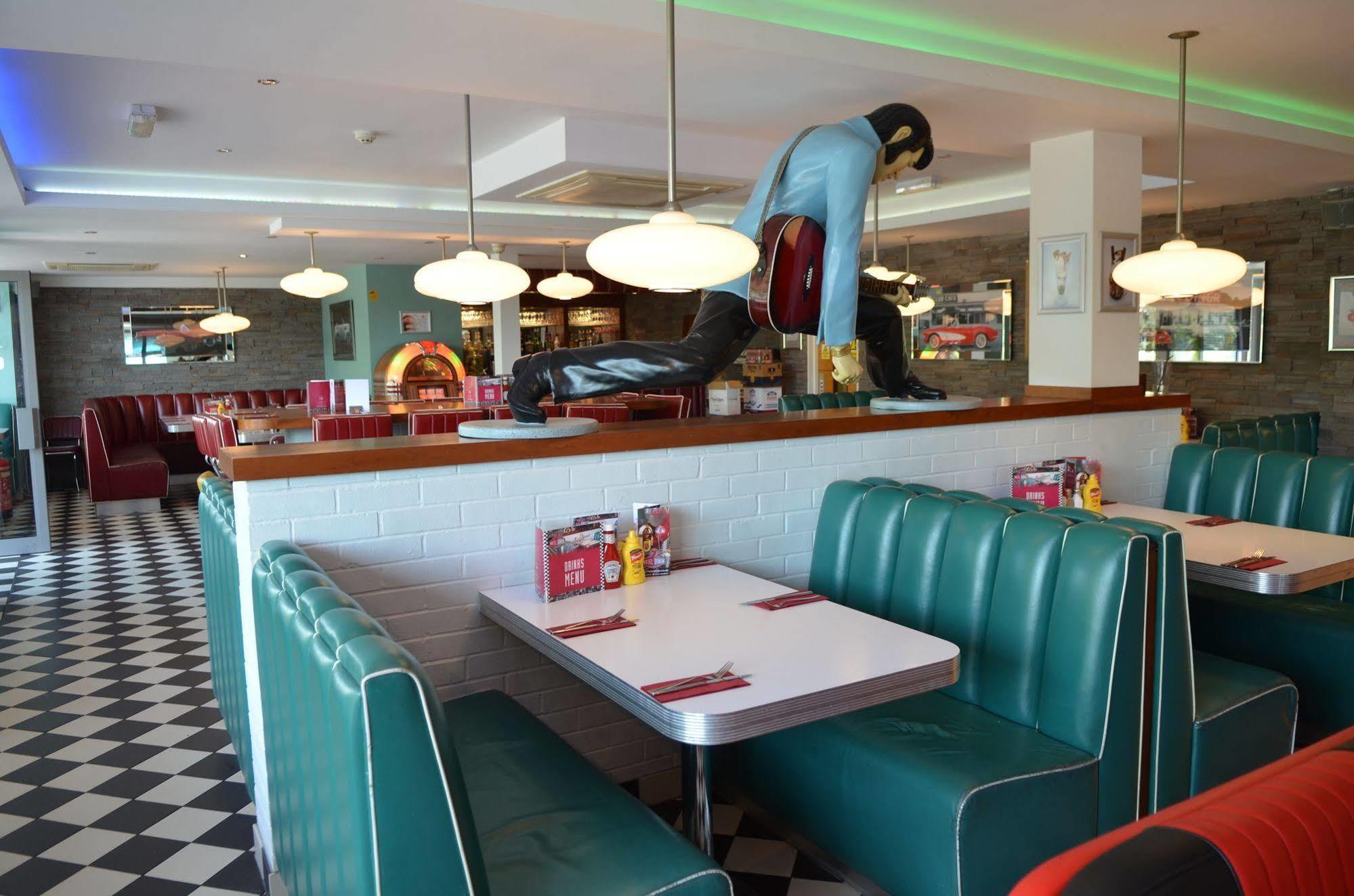 7Hotel Diner Halstead  Exterior photo