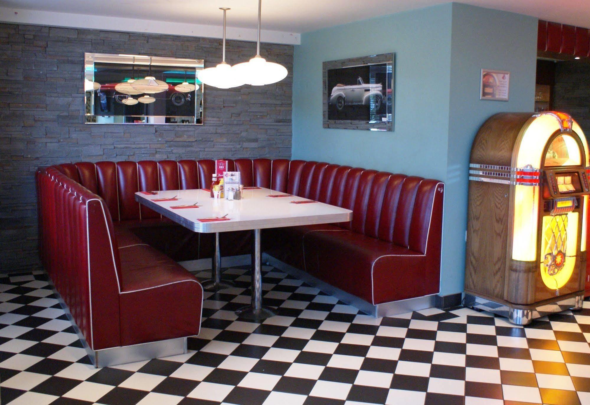 7Hotel Diner Halstead  Exterior photo