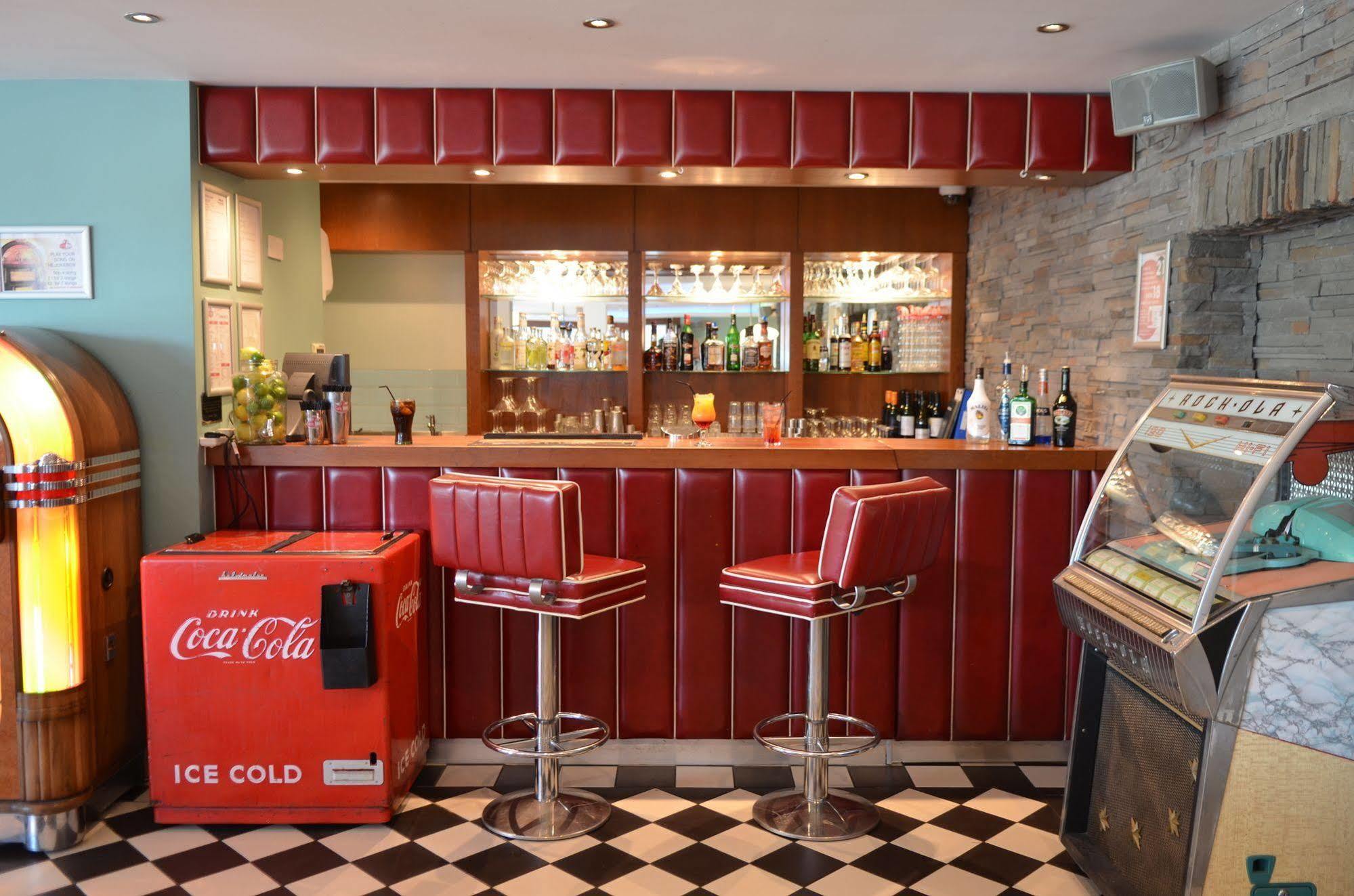 7Hotel Diner Halstead  Exterior photo